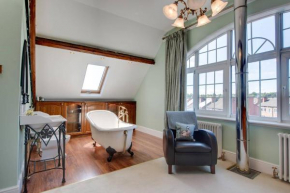 Carnegie Library: Shakespeare Apartment 3 Bedroom